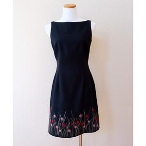 Laundry by Shelli Segal Y2K black embroidered floral hem dress
